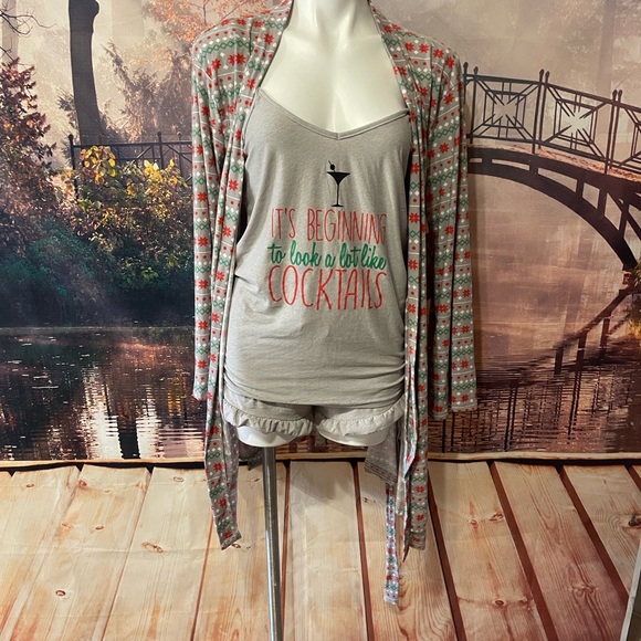 Festive Gray and Red Women's Sleepwear Set - Picture 4 of 12